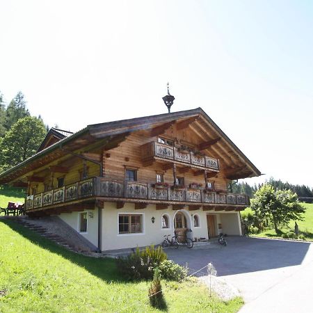 Villa On A Courtyard Near The Ski Area In Salzburg Eben Im Pongau Buitenkant foto